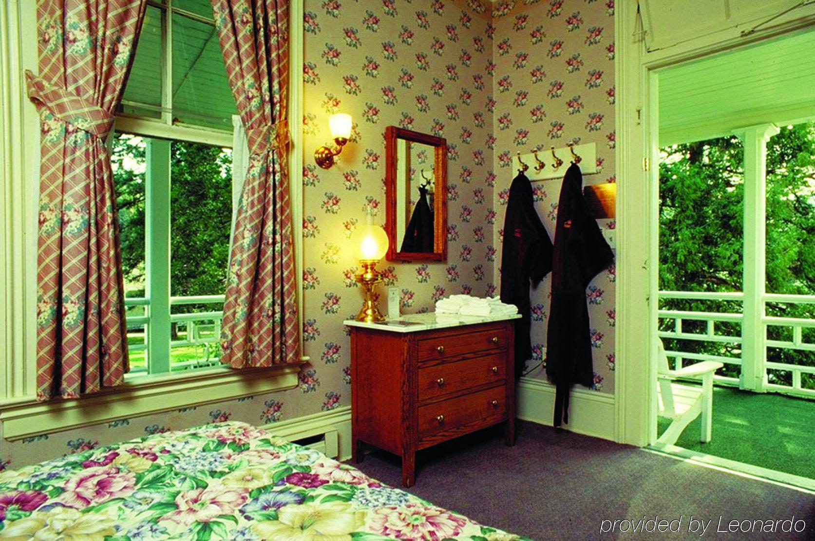 Wawona Hotel Rum bild